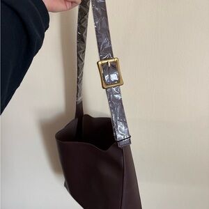 Elegant Brown Shoulder Bag